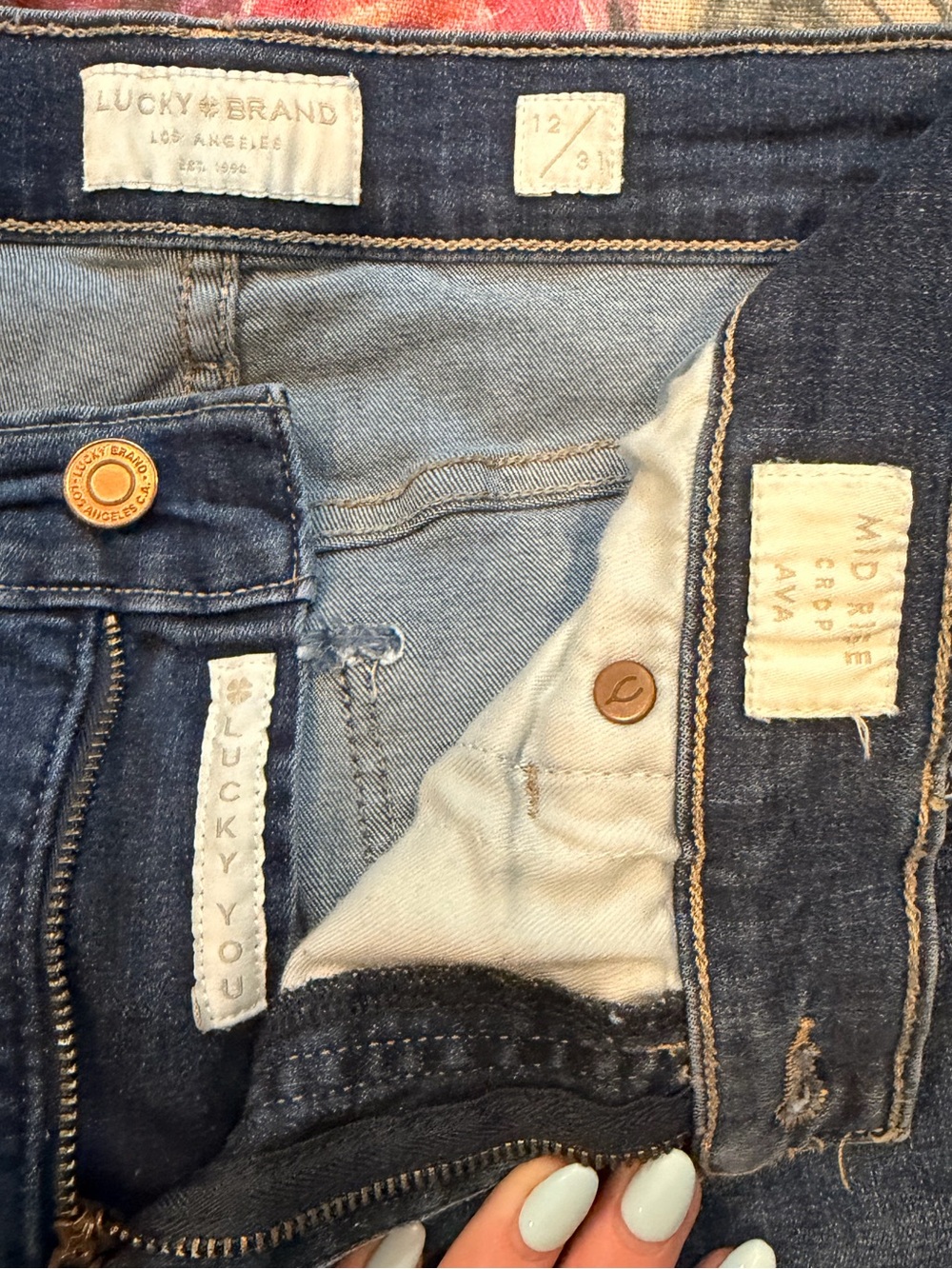 Lucky Brand women’s Blue Denim Jeans - Mid-Rise crop Fit